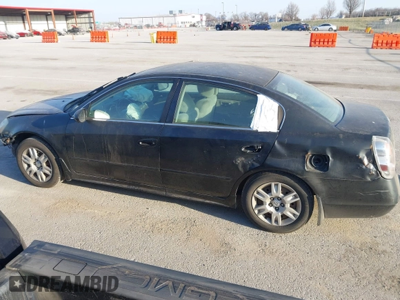 2005 Nissan Altima 2.5 S with VIN 1N4AL11DX5N496959, listed as a IAAI auction lot 41801631 with 190,433 mi miles. Bid and sale history available at carsss.com. Image 15.