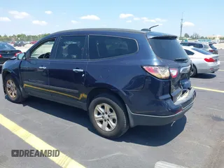 2016 Chevrolet Traverse LS z VIN 1GNKRFEDXGJ213319, wystawiony jako IAAI lot #42278916 z przebiegiem 170 028 mil mil oraz . Historia ofert i sprzedaży dostępna na DreamBid. Obrazek 3.