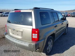 2008 Jeep Patriot Sport with VIN 1J8FF28W68D597262, listed as a IAAI auction lot 41835386 with 120,266 mi miles. Bid and sale history available at carsss.com. Image 4.