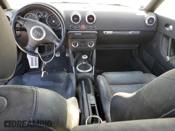 2001 Audi TT z VIN TRUTX28N611043554, wystawiony jako Copart lot #71027394 z przebiegiem Nie podano mil oraz Czysty tytuł • Clean title. Historia ofert i sprzedaży dostępna na DreamBid. Obrazek 8.