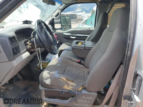 2001 Ford F-250 XL with VIN 1FTNX21L31EB70699, listed as a Copart auction lot 60620065 with 156,033 mi miles and Clean title. Bid and sale history available at DreamBid. Image 7.