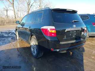 2010 Toyota Highlander Sport with VIN 5TDEK3EH6AS004200, listed as a IAAI auction lot 41395818 with 150,200 mi miles. Bid and sale history available at carsss.com. Image 3.