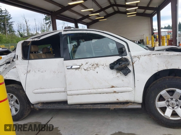2004 Nissan Armada LE z VIN 5N1AA08B44N717061, wystawiony jako IAAI lot #42298978 z przebiegiem 246 938 mil mil oraz . Historia ofert i sprzedaży dostępna na DreamBid. Obrazek 13.