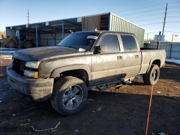 2007 Chevrolet Silverado 2500HD Classic Work Truck with VIN 1GCHK23U07F198366, listed as a Copart auction lot 42372945 with 186,810 mi miles and Salvage Title. Bid and sale history available at carsss.com. Image 1.