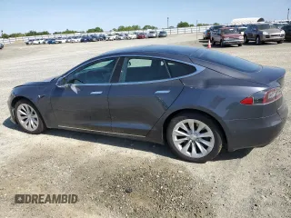 2018 Tesla Model S 75D z VIN 5YJSA1E23JF263642, wystawiony jako Copart lot #50647665 z przebiegiem 71 416 mil mil oraz Szkoda całkowita • Salvage title. Historia ofert i sprzedaży dostępna na DreamBid. Obrazek 2.