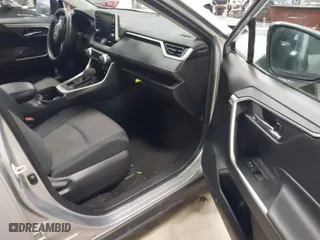 2019 Toyota RAV4 XLE with VIN 2T3P1RFV0KW081275, listed as a IAAI auction lot 41689832 with 72,963 mi miles. Bid and sale history available at carsss.com. Image 5.
