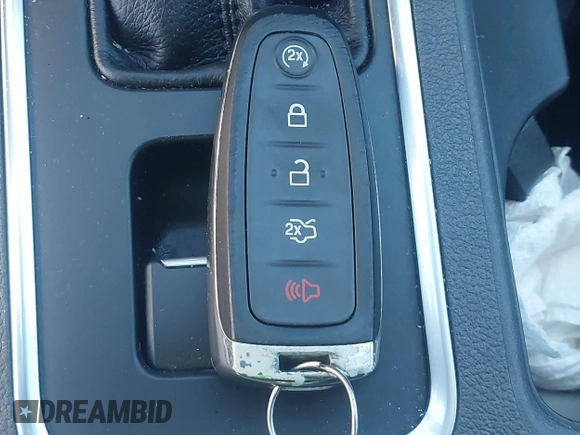 2019 Ford Escape SE z VIN 1FMCU9GD1KUC51552, wystawiony jako IAAI lot #40948295 z przebiegiem 24 571 mil mil oraz . Historia ofert i sprzedaży dostępna na DreamBid. Obrazek 11.