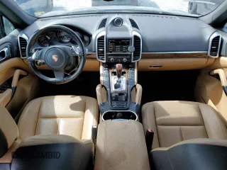 2014 Porsche Cayenne Diesel z VIN WP1AF2A2XELA42744, wystawiony jako Copart lot #61546425 z przebiegiem 72 829 mil mil oraz Szkoda całkowita • Salvage title. Historia ofert i sprzedaży dostępna na DreamBid. Obrazek 8.