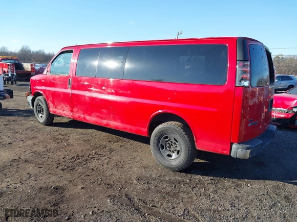 2012 Chevrolet Express Passenger 1LT with VIN 1GAZG1FG8C1109469, listed as a IAAI auction lot 41319826 with 246,801 mi miles. Bid and sale history available at carsss.com. Image 3.