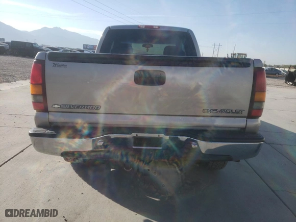 2001 Chevrolet Silverado 1500 LT with VIN 2GCEK19T111341349, listed as a Copart auction lot 70488904 with 153,530 mi miles and Salvage Title. Bid and sale history available at carsss.com. Image 6.