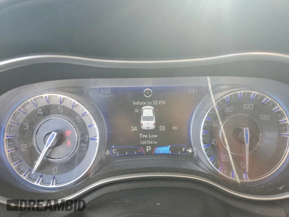 2018 Chrysler 300 Touring z VIN 2C3CCAAG7JH315532, wystawiony jako Copart lot #53404095 z przebiegiem 124 754 mil mil oraz Szkoda całkowita • Salvage title. Historia ofert i sprzedaży dostępna na DreamBid. Obrazek 9.