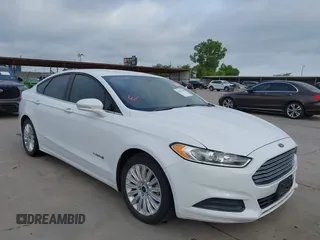 2016 Ford Fusion SE Hybrid с VIN 3FA6P0LUXGR340437, выставлен на аукционе IAAI как лот 42553248 с пробегом 106 207 миль миль и . История ставок и продаж доступна на DreamBid. Изображение 1.