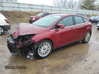 2014 Ford Focus Titanium z VIN 1FADP3N28EL107754, wystawiony jako Copart lot #50003105 z przebiegiem 161 169 mil mil oraz Czysty tytuł • Clean title. Historia ofert i sprzedaży dostępna na DreamBid. Obrazek 1.