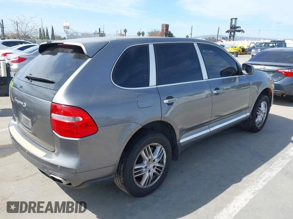 2008 Porsche Cayenne S z VIN WP1AB29P68LA36195, wystawiony jako IAAI lot #41939061 z przebiegiem 169 392 mil mil oraz . Historia ofert i sprzedaży dostępna na DreamBid. Obrazek 4.