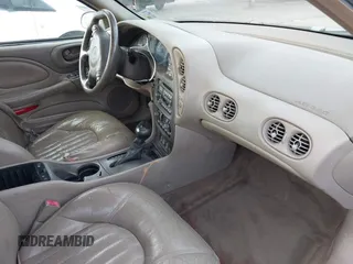 2002 Pontiac Bonneville SLE z VIN 1G2HY54K324126583, wystawiony jako IAAI lot #41939075 z przebiegiem 178 591 mil mil oraz . Historia ofert i sprzedaży dostępna na DreamBid. Obrazek 5.