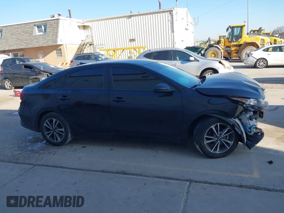 2024 Kia Forte LXS z VIN 3KPF24AD6RE836641, wystawiony jako IAAI lot #41793732 z przebiegiem 16 855 mil mil oraz . Historia ofert i sprzedaży dostępna na DreamBid. Obrazek 14.