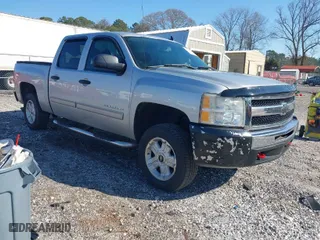2011 Chevrolet Silverado 1500 LS with VIN 3GCPKREA1BG382164, listed as a IAAI auction lot 41785414 with 251,542 mi miles. Bid and sale history available at carsss.com. Image 1.