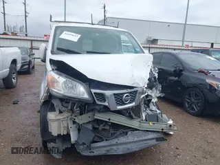2018 Nissan NV200 SV z VIN 3N6CM0KN3JK693485, wystawiony jako IAAI lot #41699643 z przebiegiem Nie podano mil oraz . Historia ofert i sprzedaży dostępna na DreamBid. Obrazek 13.