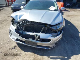 2019 Ford Fusion SE with VIN 3FA6P0HD9KR172372, listed as a IAAI auction lot 41705985 with 145,893 mi miles. Bid and sale history available at carsss.com. Image 6.