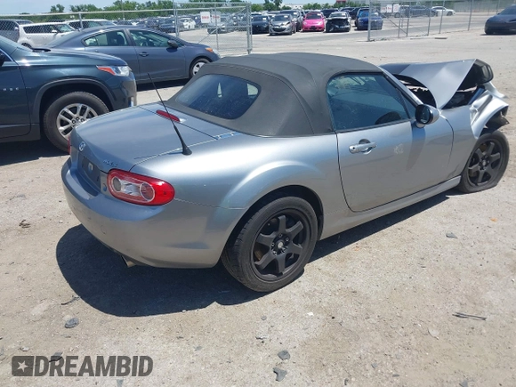 2013 Mazda MX-5 Miata Sport z VIN JM1NC2JF8D0232377, wystawiony jako IAAI lot #42312848 z przebiegiem Nie podano mil oraz . Historia ofert i sprzedaży dostępna na DreamBid. Obrazek 4.