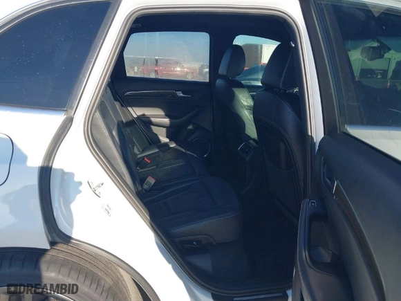 2015 Audi SQ5 Premium Plus with VIN WA1CGAFP9FA104924, listed as a IAAI auction lot 41198592 with 123,882 mi miles. Bid and sale history available at carsss.com. Image 8.