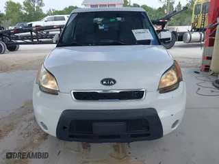 2011 Kia Soul ! with VIN KNDJT2A22B7712253, listed as a IAAI auction lot 41864671 with 179,904 mi miles. Bid and sale history available at carsss.com. Image 6.