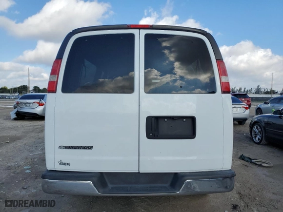 2017 Chevrolet Express Passenger LT with VIN 1GAZGPFF5H1170800, listed as a Copart auction lot 86915014 with 73,649 mi miles and Salvage Title. Bid and sale history available at carsss.com. Image 6.