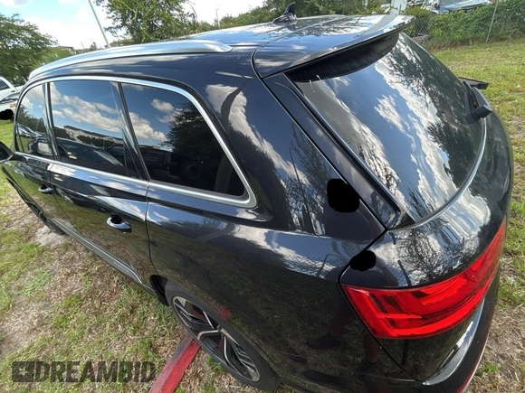 2017 Audi Q7 Premium with VIN WA1AAAF76HD005567, listed as a Copart auction lot 66476635 with 106,594 mi miles and Clean title. Bid and sale history available at DreamBid. Image 3.