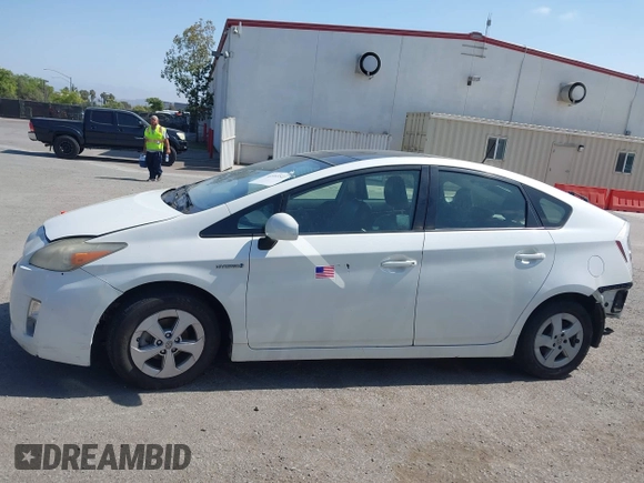 2010 Toyota Prius II z VIN JTDKN3DU5A1311010, wystawiony jako IAAI lot #42353523 z przebiegiem 342 042 mil mil oraz . Historia ofert i sprzedaży dostępna na DreamBid. Obrazek 14.