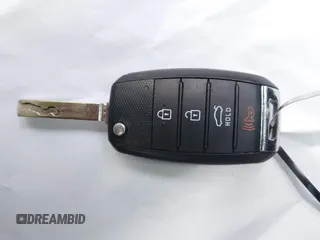 2018 Kia Optima LX z VIN 5XXGT4L38JG228380, wystawiony jako IAAI lot #41960308 z przebiegiem 43 317 mil mil oraz . Historia ofert i sprzedaży dostępna na DreamBid. Obrazek 11.