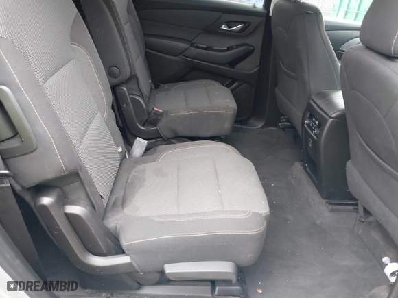 2019 Chevrolet Traverse LT Cloth with VIN 1GNEVGKWXKJ305057, listed as a IAAI auction lot 41667433 with 66,389 mi miles. Bid and sale history available at carsss.com. Image 8.