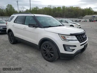 2017 Ford Explorer XLT with VIN 1FM5K8D88HGC59297, listed as a Copart auction lot 53858495 with 137,948 mi miles and Salvage Title. Bid and sale history available at carsss.com. Image 4.