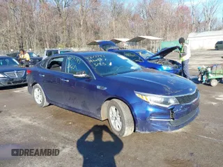 2018 Kia Optima LX with VIN 5XXGT4L33JG191559, listed as a IAAI auction lot 41875793 with 152,479 mi miles. Bid and sale history available at carsss.com. Image 1.