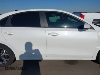 2021 Kia Forte LXS z VIN 3KPF24AD1ME376569, wystawiony jako IAAI lot #42592399 z przebiegiem 13 453 mil mil oraz . Historia ofert i sprzedaży dostępna na DreamBid. Obrazek 13.