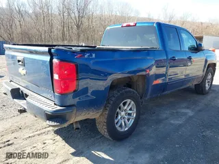 2018 Chevrolet Silverado 1500 LT with VIN 1GCVKRECXJZ240967, listed as a IAAI auction lot 41652784 with 92,395 mi miles. Bid and sale history available at carsss.com. Image 4.