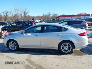 2018 Ford Fusion SE with VIN 3FA6P0LU1JR272522, listed as a IAAI auction lot 41796432 with 123,471 mi miles and . Bid and sale history available at DreamBid. Image 14.