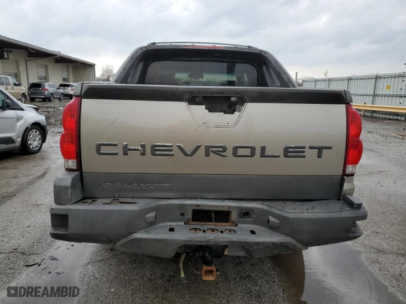 2002 Chevrolet Avalanche with VIN 3GNEK13T92G312366, listed as a Copart auction lot 50880275 with 255,366 mi miles and Salvage Title. Bid and sale history available at carsss.com. Image 6.