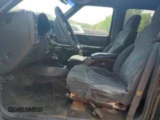 1998 Chevrolet Blazer LS с VIN 1GNDT13W6W2102082, выставлен на аукционе Copart как лот 61773115 с пробегом Не указан миль и Чистый • Clean title. История ставок и продаж доступна на DreamBid. Изображение 7.
