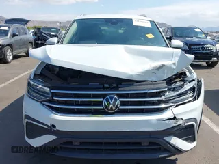 2024 Volkswagen Tiguan SE с VIN 3VV3B7AXXRM101084, выставлен на аукционе IAAI как лот 42196649 с пробегом 14 447 миль миль и . История ставок и продаж доступна на DreamBid. Изображение 6.