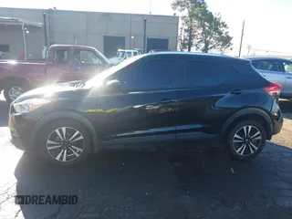 2019 Nissan Kicks SV z VIN 3N1CP5CU9KL568079, wystawiony jako IAAI lot #41219531 z przebiegiem 140 033 mil mil oraz . Historia ofert i sprzedaży dostępna na DreamBid. Obrazek 15.