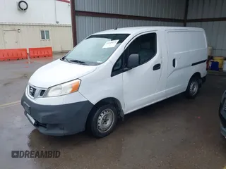2014 Nissan NV200 S z VIN 3N6CM0KN0EK701502, wystawiony jako IAAI lot #41549271 z przebiegiem 122 060 mil mil oraz . Historia ofert i sprzedaży dostępna na DreamBid. Obrazek 17.