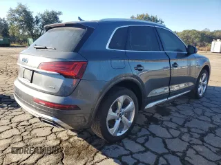 2022 Audi Q5 S line Prestige with VIN WA1FAAFY6N2011780, listed as a Copart auction lot 75135944 with 19,612 mi miles and Non Repairable. Bid and sale history available at carsss.com. Image 3.