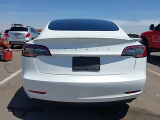 2022 Tesla Model 3 Long Range z VIN 5YJ3E1EB3NF348267, wystawiony jako IAAI lot #42323616 z przebiegiem Nie podano mil oraz . Historia ofert i sprzedaży dostępna na DreamBid. Obrazek 15.