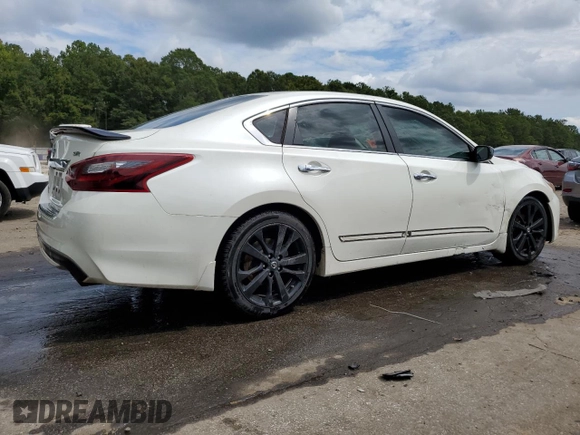 2017 Nissan Altima SV z VIN 1N4AL3AP3HC238952, wystawiony jako Copart lot #70025624 z przebiegiem 168 255 mil mil oraz Szkoda całkowita • Salvage title. Historia ofert i sprzedaży dostępna na DreamBid. Obrazek 3.