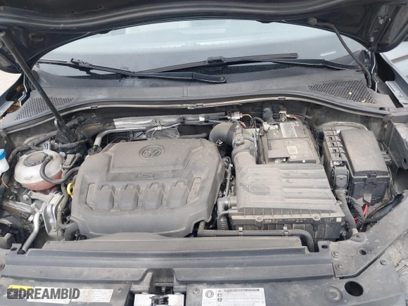 2020 Volkswagen Tiguan SE with VIN 3VV2B7AX3LM103195, listed as a IAAI auction lot 41847710 with 40,782 mi miles. Bid and sale history available at carsss.com. Image 10.