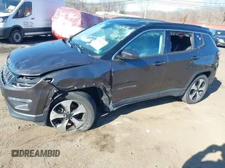 2018 Jeep Compass Altitude with VIN 3C4NJDBBXJT326322, listed as a IAAI auction lot 41757452 with 66,026 mi miles and . Bid and sale history available at carsss.com. Image 20.
