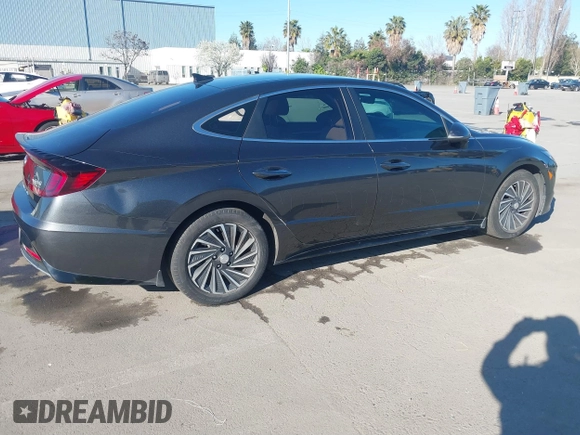 2020 Hyundai Sonata Hybrid Ultimate with VIN KMHL34JJ0LA011724, listed as a IAAI auction lot 41861571 with 1 mi miles. Bid and sale history available at carsss.com. Image 4.