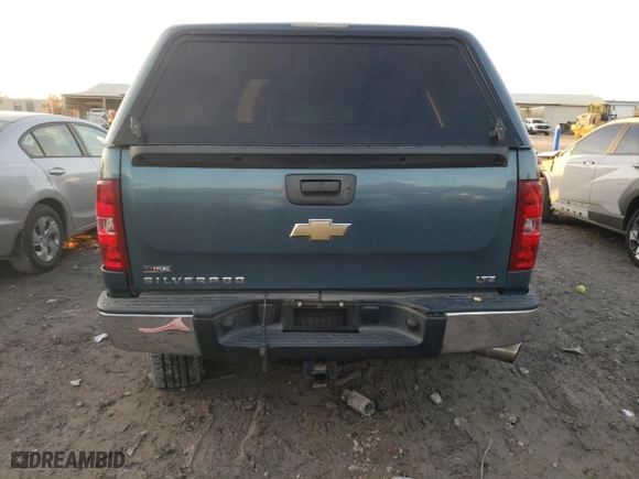 2009 Chevrolet Silverado 1500 LTZ with VIN 1GCEK39019Z276278, listed as a Copart auction lot 82020864 with 167,777 mi miles and Salvage Title. Bid and sale history available at carsss.com. Image 6.