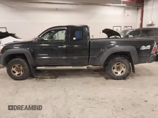 2008 Toyota Tacoma z VIN 5TEUU42N58Z554216, wystawiony jako IAAI lot #41455173 z przebiegiem 253 609 mil mil oraz . Historia ofert i sprzedaży dostępna na DreamBid. Obrazek 15.