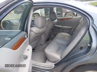 2005 Lexus ES 350 with VIN JTHBA30G155078817, listed as a IAAI auction lot 42156191 with 194,061 mi miles and . Bid and sale history available at DreamBid. Image 8.